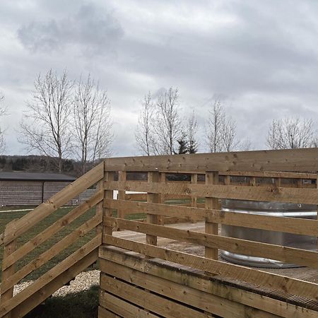 'Swan' Lakeview Lodge Bishampton Exteriör bild