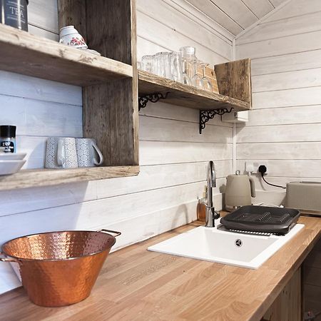 'Swan' Lakeview Lodge Bishampton Exteriör bild
