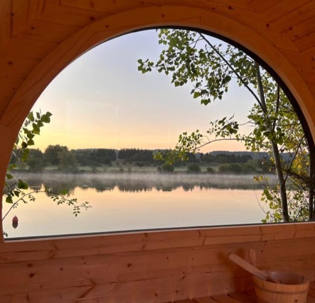 'Swan' Lakeview Lodge Bishampton Exteriör bild