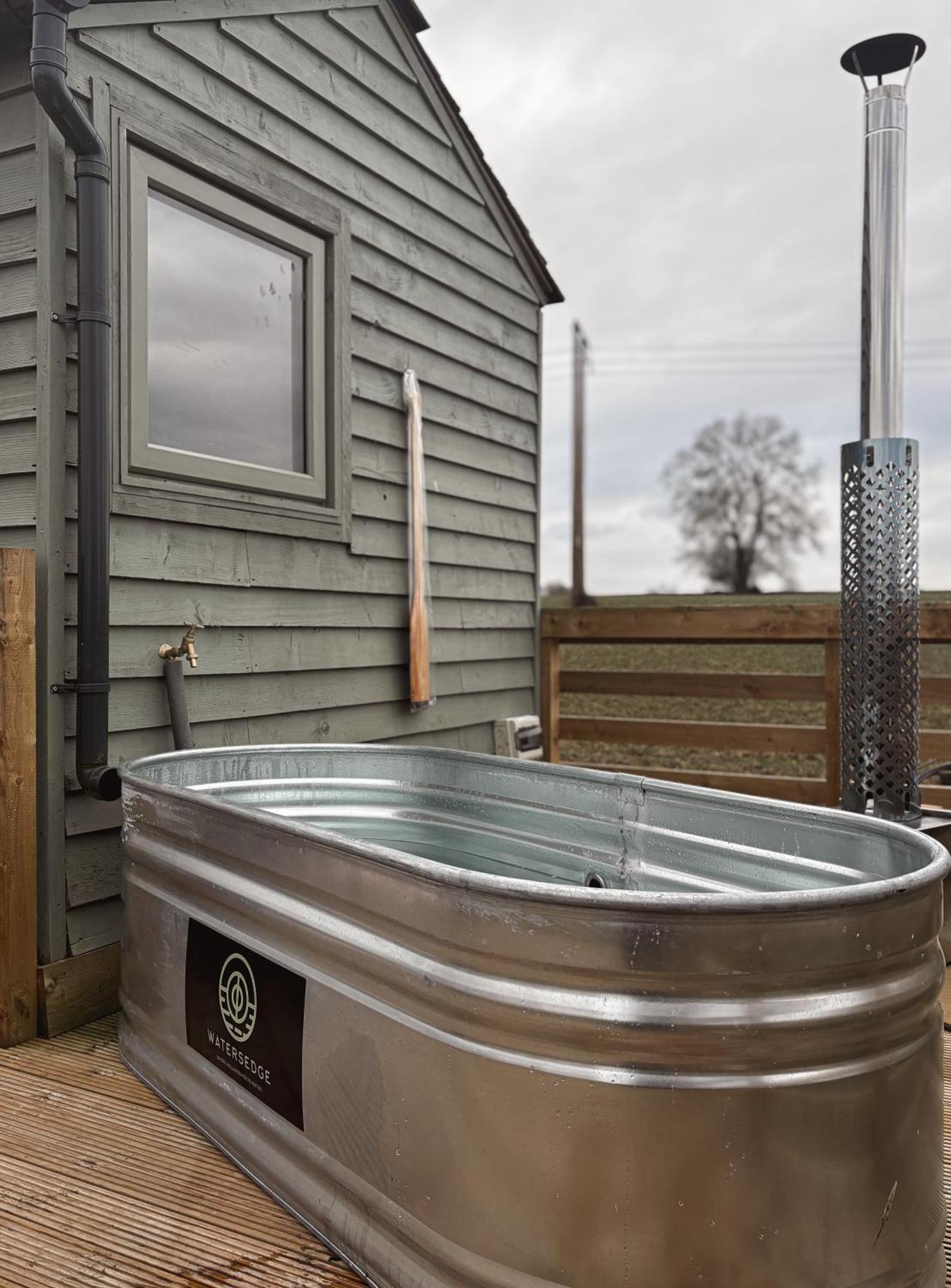 'Swan' Lakeview Lodge Bishampton Exteriör bild